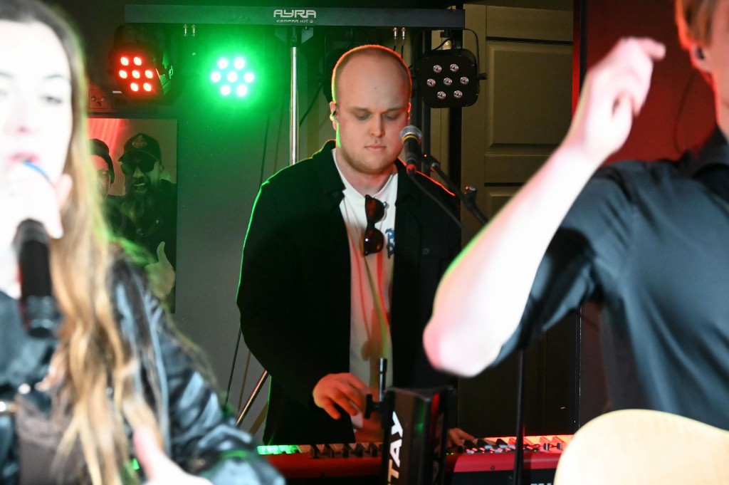 ../Images/10 jaar Ro's Barbershop 042.jpg